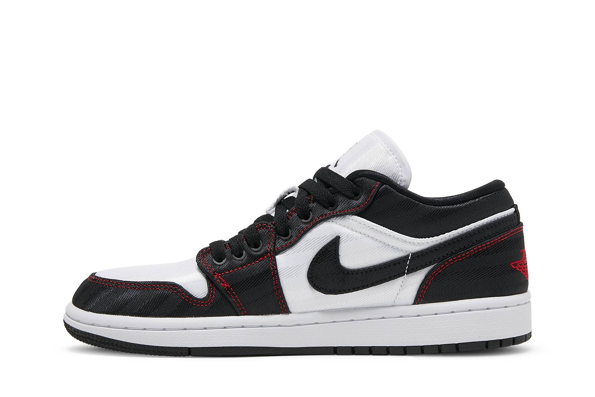 Wmns Jordan 1 Low SE Utility ‚White Black Red‘