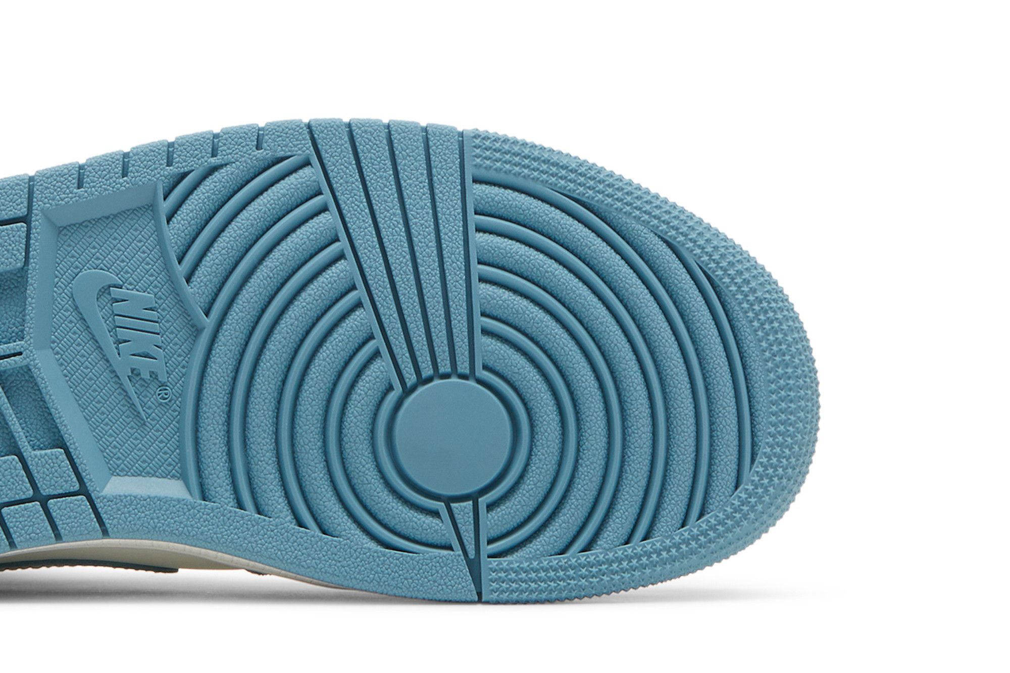 Wmns Jordan 1 Mid ‚University Blue‘